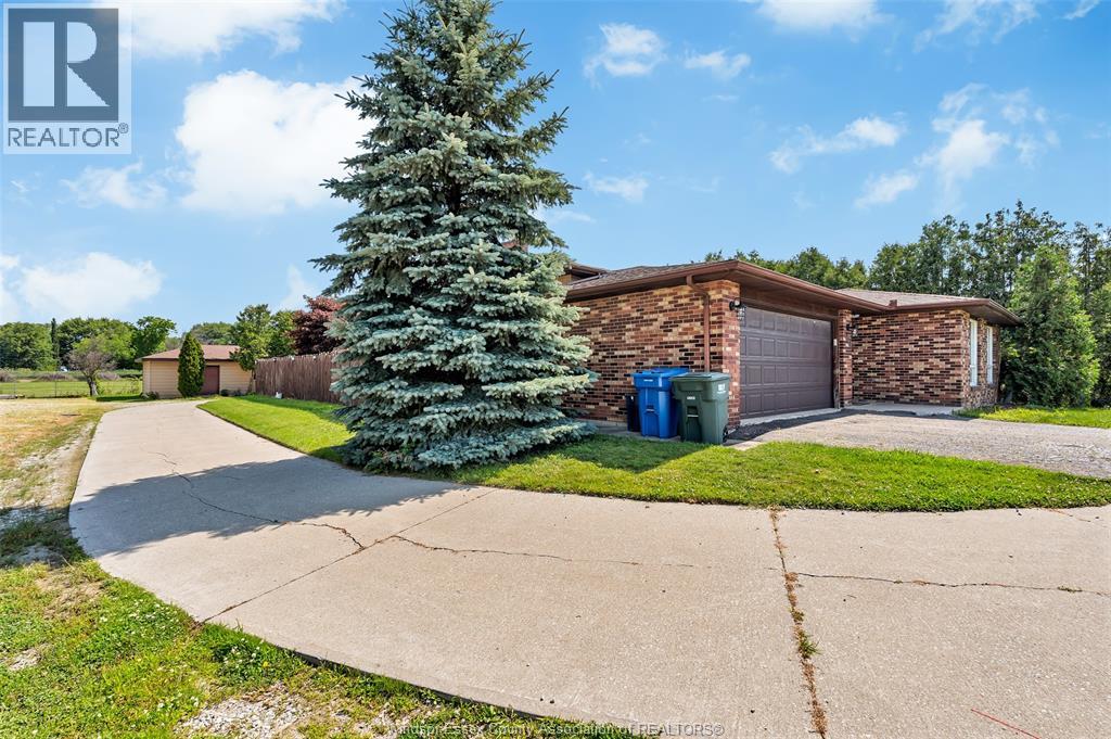 1114 County Rd 22, Lakeshore, Ontario  N0R 1A0 - Photo 3 - 26015522