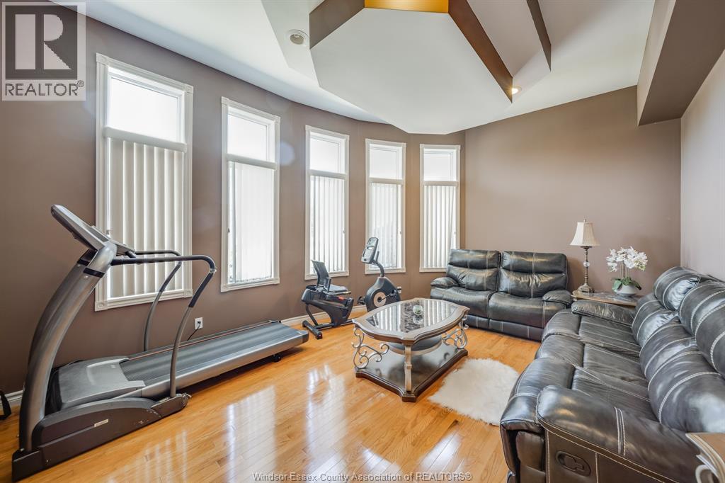 500 Clydesdale, Lakeshore, Ontario  N0R 1A0 - Photo 3 - 26015584