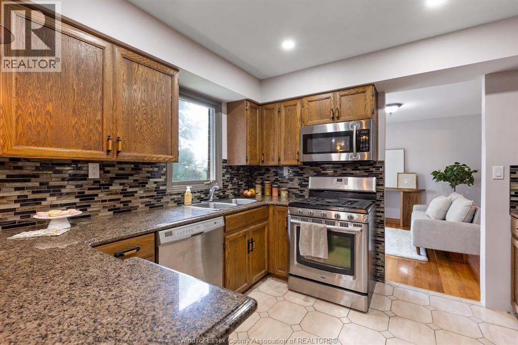 2028 Front Road North, Amherstburg, Ontario  N9V 3R3 - Photo 12 - 26015596