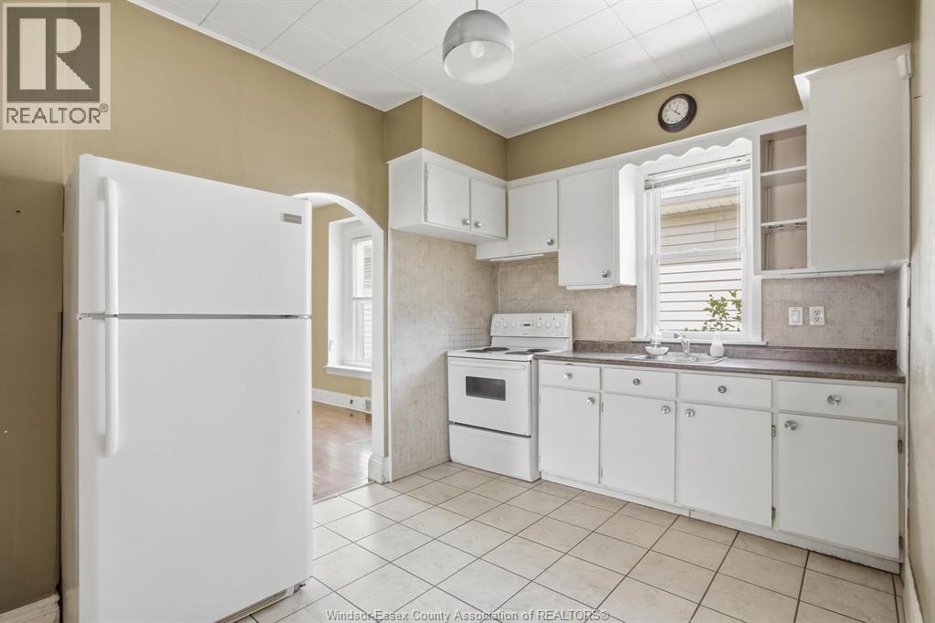 924 Marentette Avenue, Windsor, Ontario  N9A 2A3 - Photo 14 - 26015618