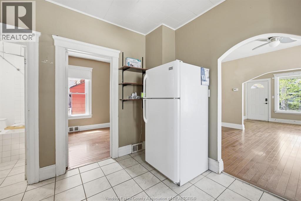 924 Marentette Avenue, Windsor, Ontario  N9A 2A3 - Photo 17 - 26015618