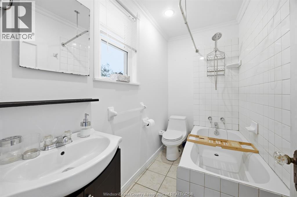 924 Marentette Avenue, Windsor, Ontario  N9A 2A3 - Photo 20 - 26015618