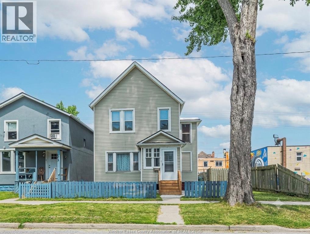576 Janette, Windsor, Ontario  N9A 4Z5 - Photo 1 - 26015592