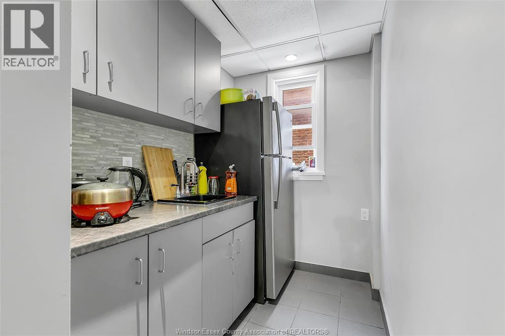31-33 Giles East, Windsor, Ontario  N9A 4B6 - Photo 14 - 26015640
