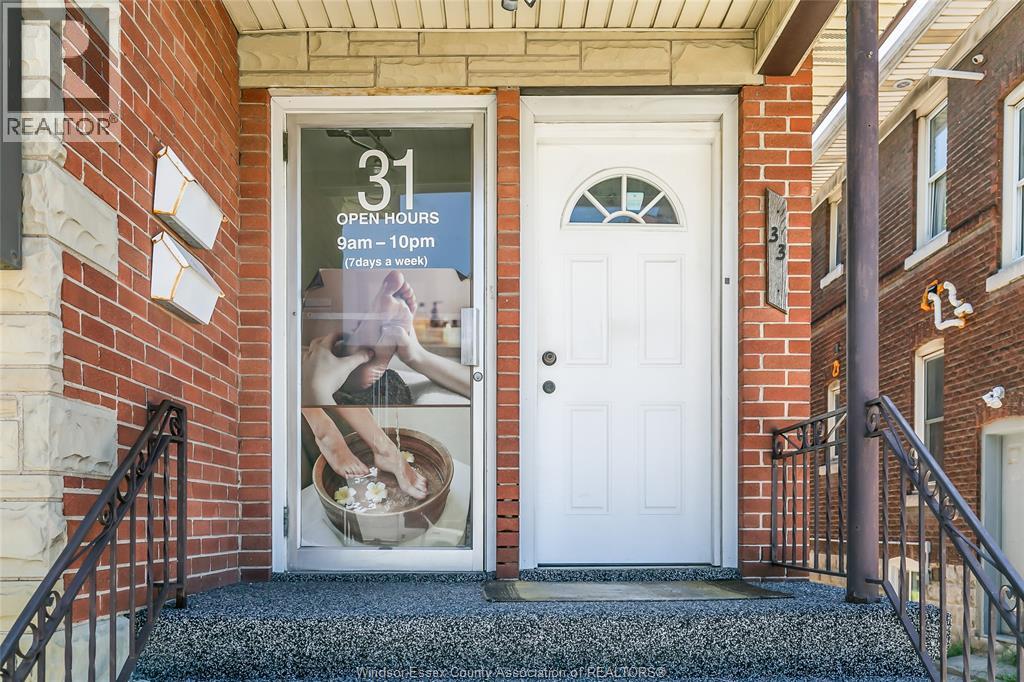 31-33 Giles East, Windsor, Ontario  N9A 4B6 - Photo 3 - 26015640