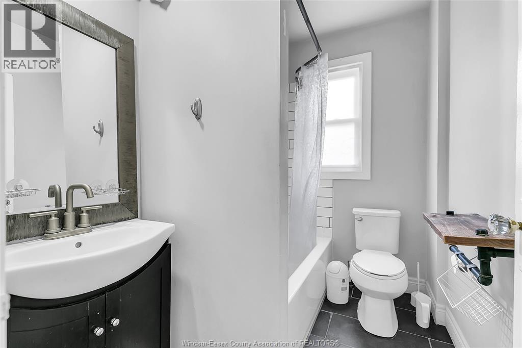 31-33 Giles East, Windsor, Ontario  N9A 4B6 - Photo 29 - 26015639