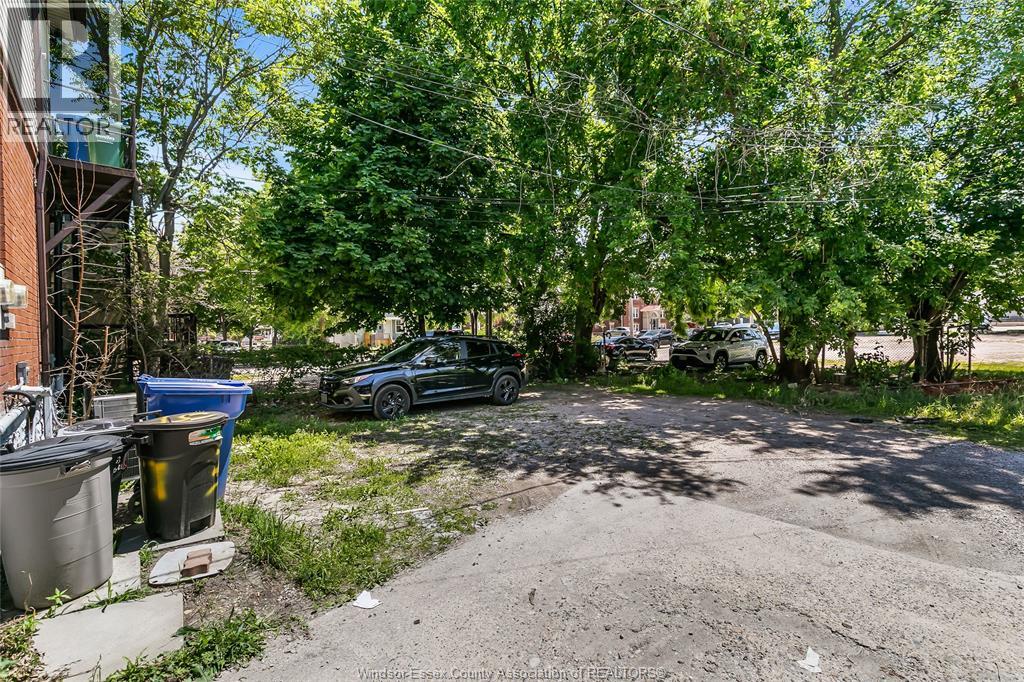 31-33 Giles East, Windsor, Ontario  N9A 4B6 - Photo 43 - 26015639