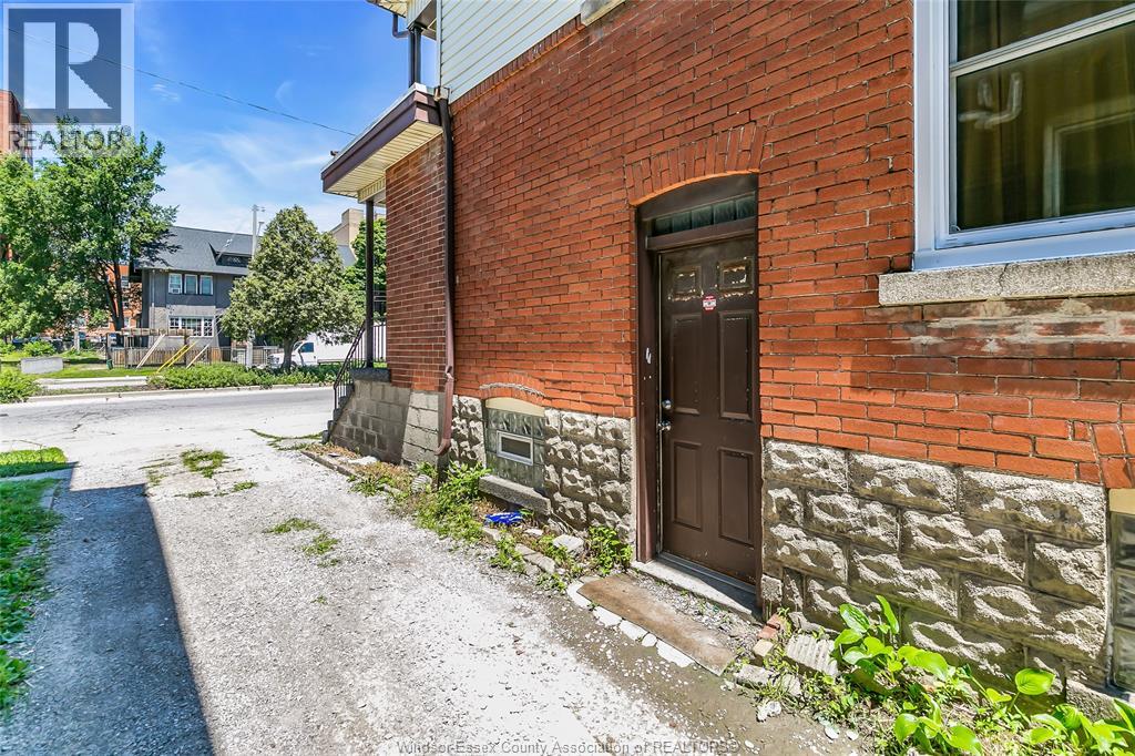 31-33 Giles East, Windsor, Ontario  N9A 4B6 - Photo 44 - 26015639