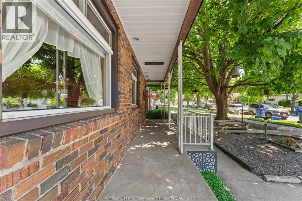 3648 King, Windsor, Ontario  N9C 1P5 - Photo 6 - 26015638