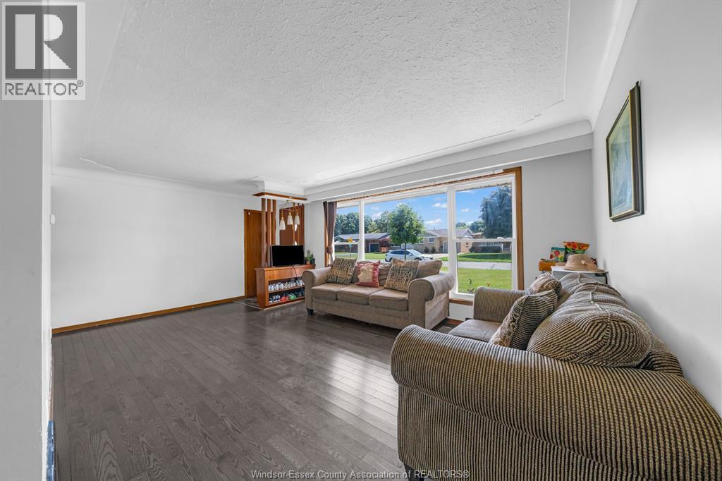 71 Danforth Avenue, Leamington, Ontario  N8H 2P8 - Photo 3 - 26015571
