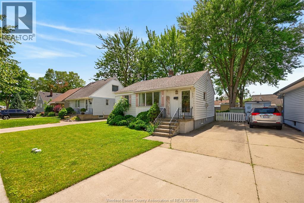 1677 Norman Rd, Windsor, Ontario  N8Y 4N6 - Photo 2 - 26015570