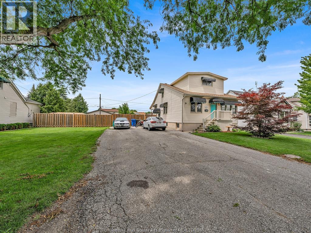 636 Stanley, Windsor, Ontario  N8X 3B2 - Photo 1 - 26015663