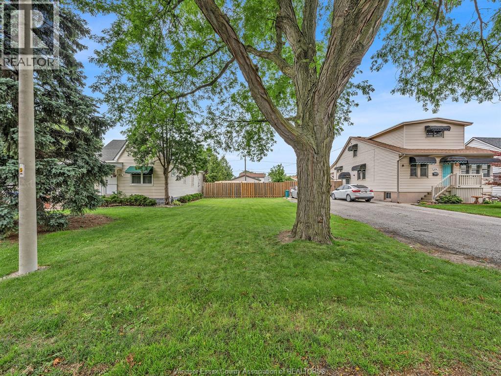 636 Stanley, Windsor, Ontario  N8X 3B2 - Photo 35 - 26015663