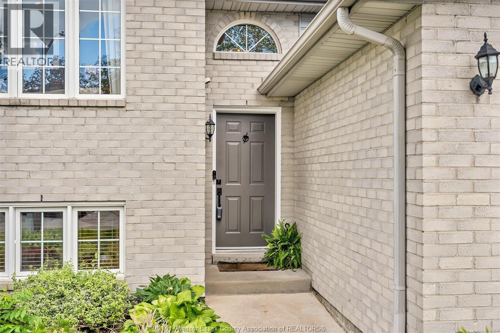 4238 Sharon, Windsor, Ontario  N9G 2X9 - Photo 4 - 26015671