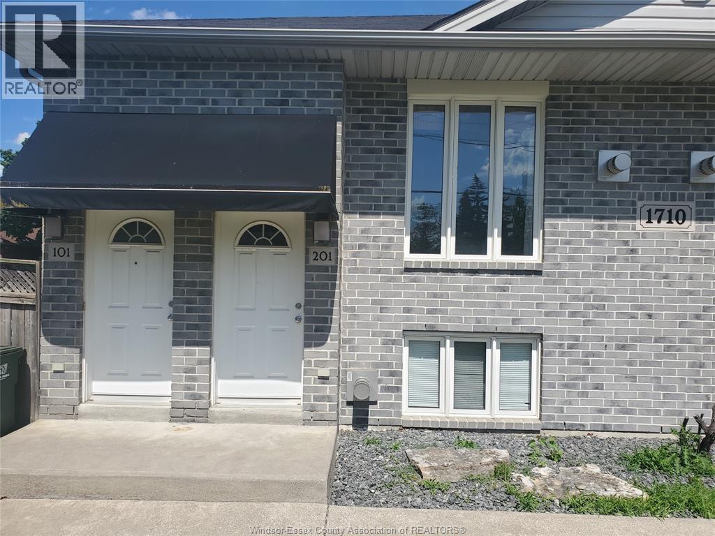 1710 Northway, Windsor, Ontario  N9B 1X9 - Photo 2 - 26015668