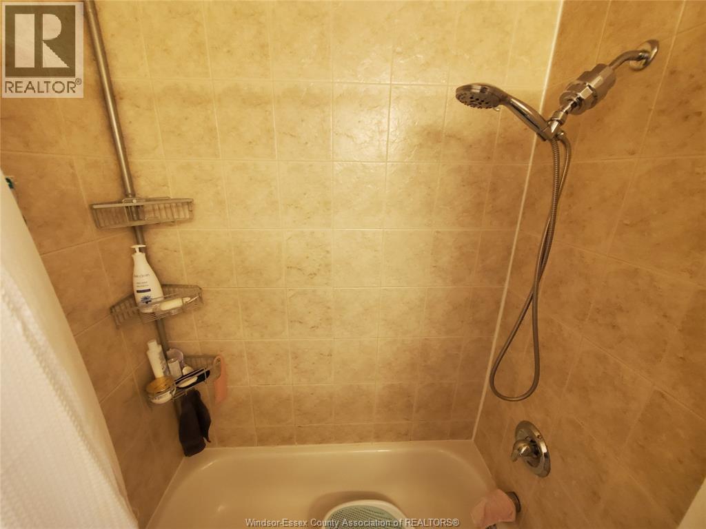 1710 Northway, Windsor, Ontario  N9B 1X9 - Photo 9 - 26015668