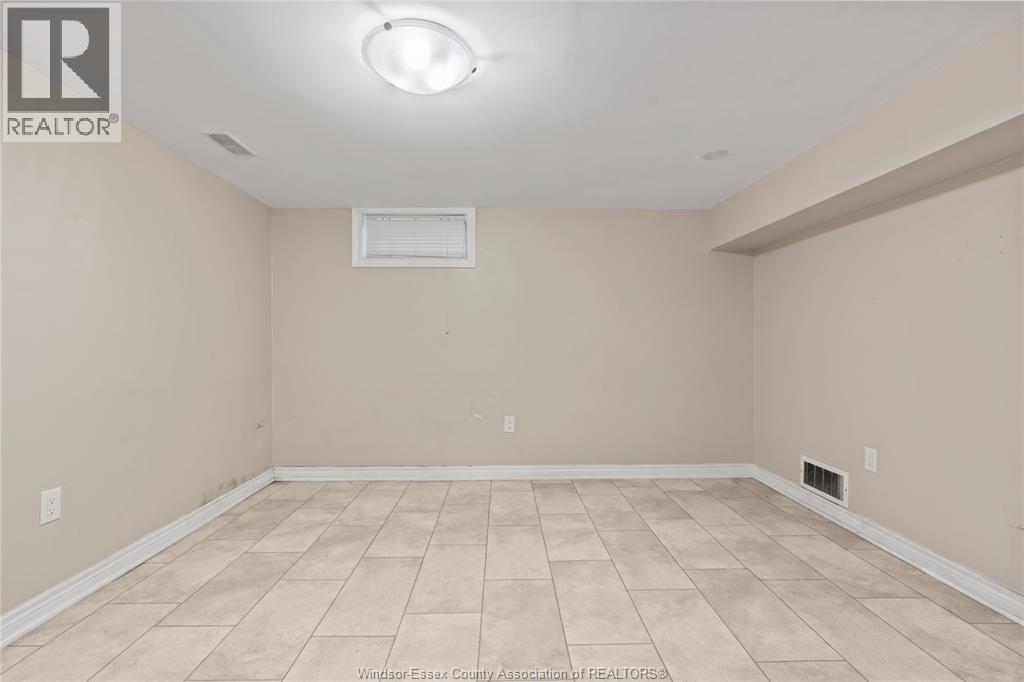 282 Rossini Unit# Lower, Windsor, Ontario  N8N 2Z1 - Photo 5 - 26015681