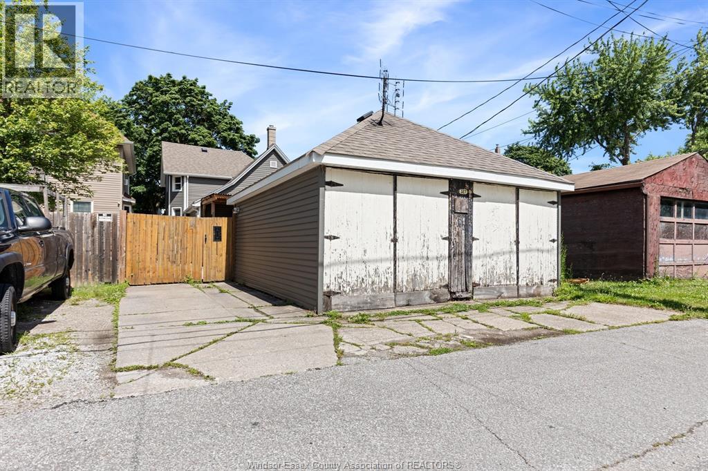 327 Lincoln, Windsor, Ontario  N8Y 2G6 - Photo 32 - 26015684