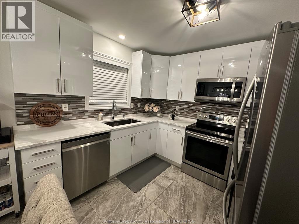 7929 Hawthorne Drive, Windsor, Ontario  N8R 2J9 - Photo 11 - 26015676