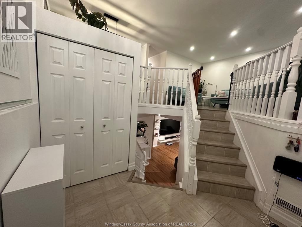 7929 Hawthorne Drive, Windsor, Ontario  N8R 2J9 - Photo 2 - 26015676