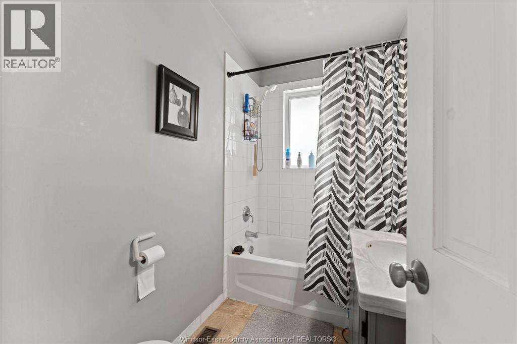 702 Notre Dame Street, Lakeshore, Ontario  N8L 1K8 - Photo 10 - 26015714