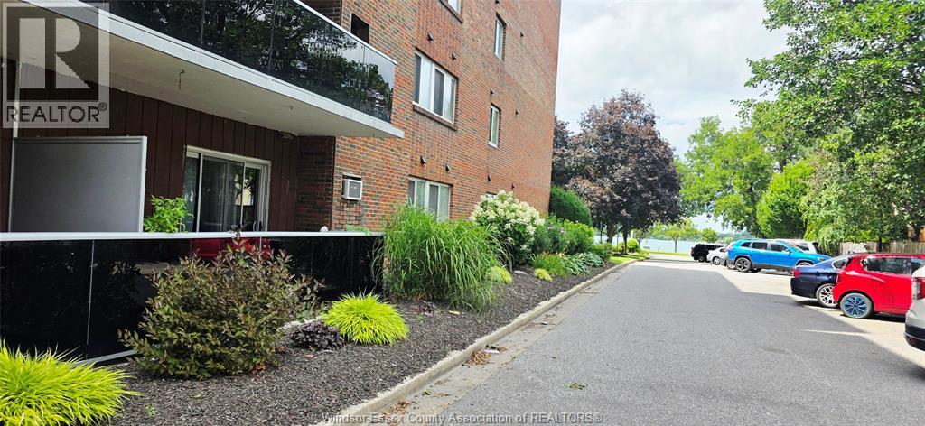 3905 Riverside Drive East Unit# 401, Windsor, Ontario  N8Y 1B3 - Photo 9 - 26015641