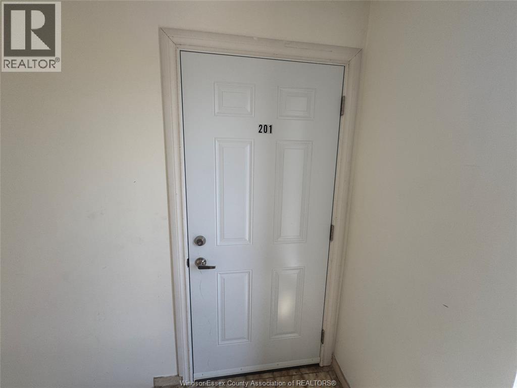 527 Murphy Road Unit# 201, Sarnia, Ontario  N7S 5B6 - Photo 2 - 26015742