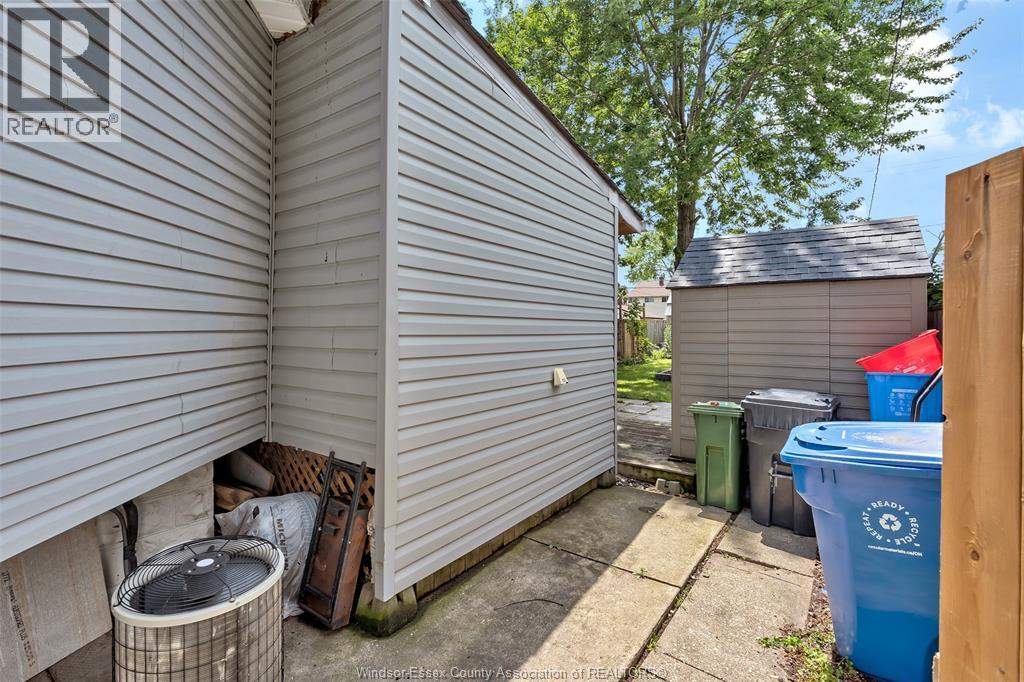 1431 Langlois, Windsor, Ontario  N8X 4L9 - Photo 6 - 26015708