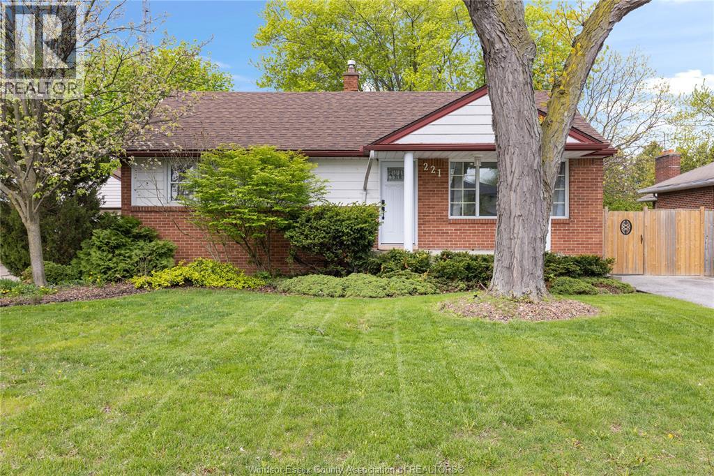221 Grace Road, Tecumseh, Ontario  N8N 2G6 - Photo 2 - 26015794