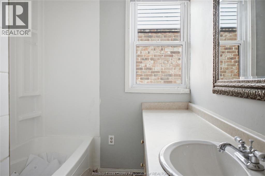 977 Gladstone, Windsor, Ontario  N9A 2R5 - Photo 16 - 26015777