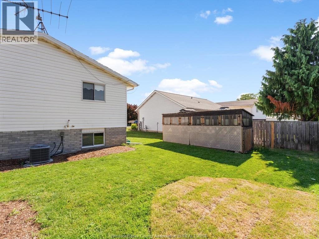 1553 Blairwood Crescent, Windsor, Ontario  N8W 5M6 - Photo 33 - 26015747