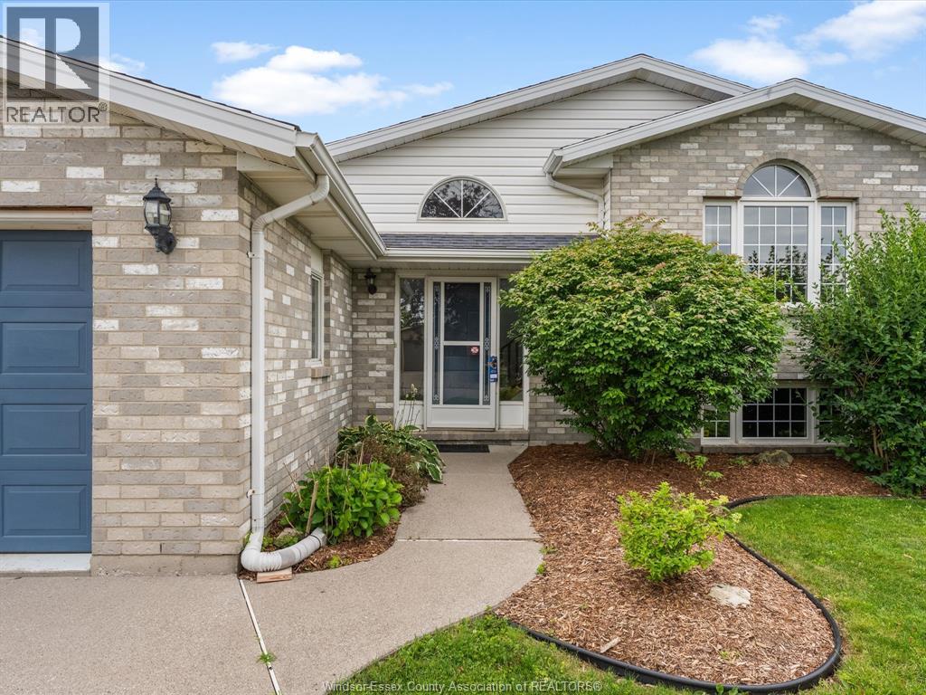 1553 Blairwood Crescent, Windsor, Ontario  N8W 5M6 - Photo 4 - 26015747