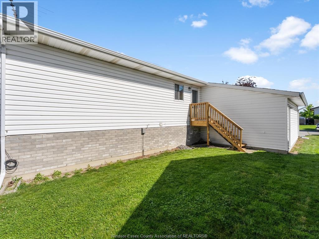 1553 Blairwood Crescent, Windsor, Ontario  N8W 5M6 - Photo 41 - 26015747