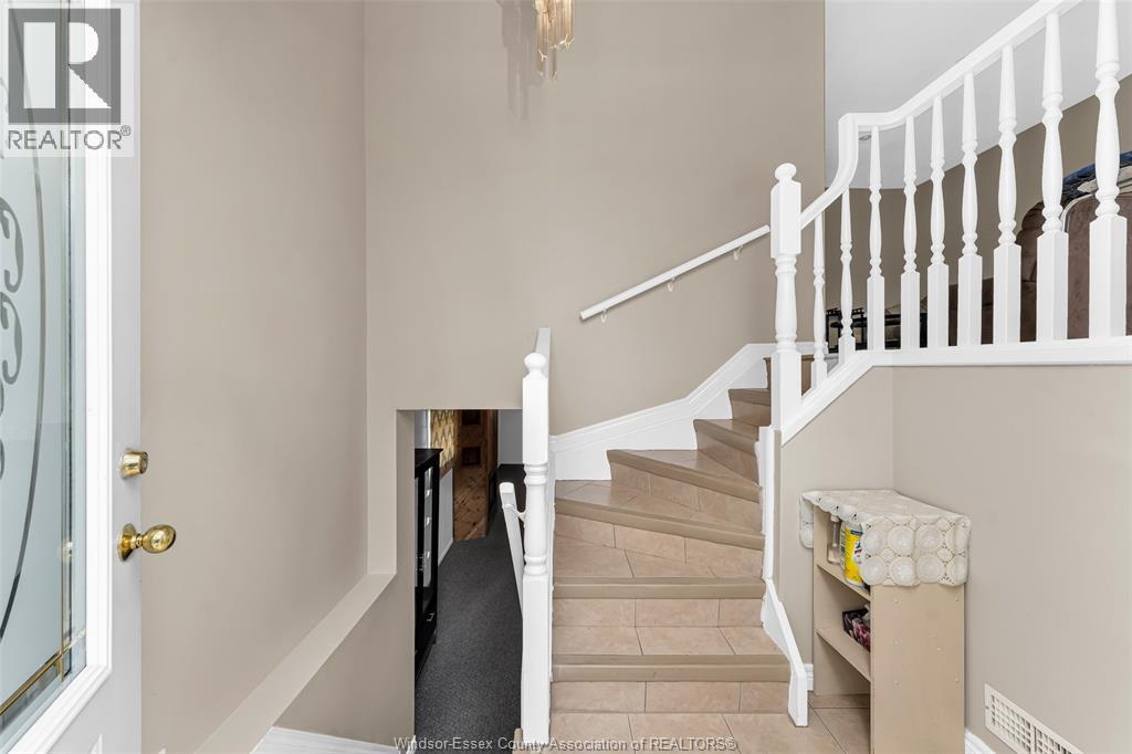 710 Cabana Road East, Windsor, Ontario  N9G 1A4 - Photo 5 - 26015814