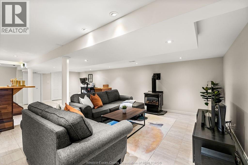 2 Summer Court, Windsor, Ontario  N9E 1R1 - Photo 25 - 26015825
