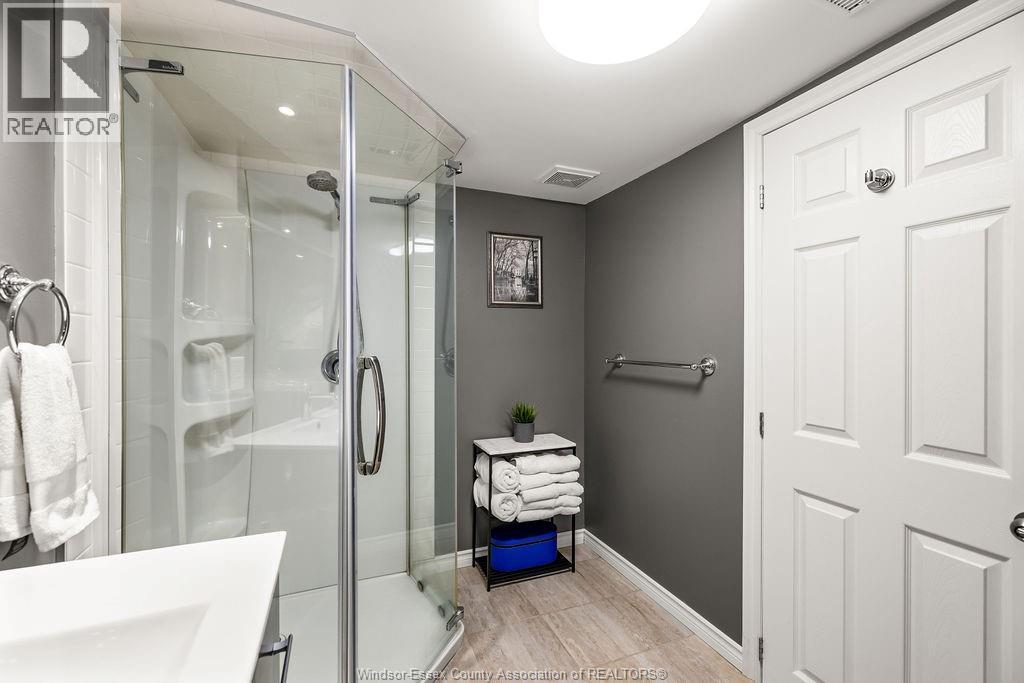2 Summer Court, Windsor, Ontario  N9E 1R1 - Photo 29 - 26015825