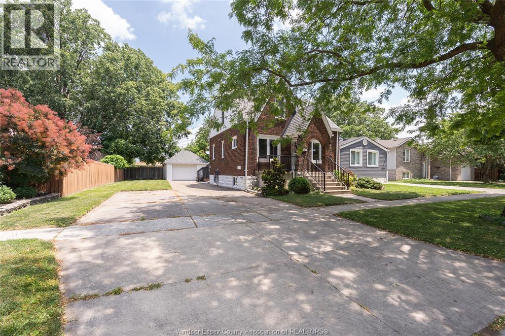 2342 Westcott, Windsor, Ontario  N8W 4K7 - Photo 1 - 26015832