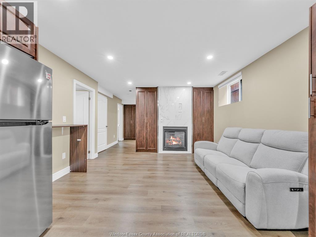 3000 Mcrobbie Crescent, Windsor, Ontario  N8R 0B1 - Photo 39 - 26015823