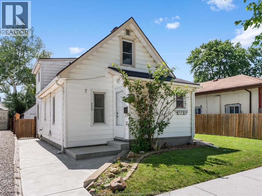 2509 Alexis Road, Windsor, Ontario  N9J 1Y3 - Photo 1 - 26015869