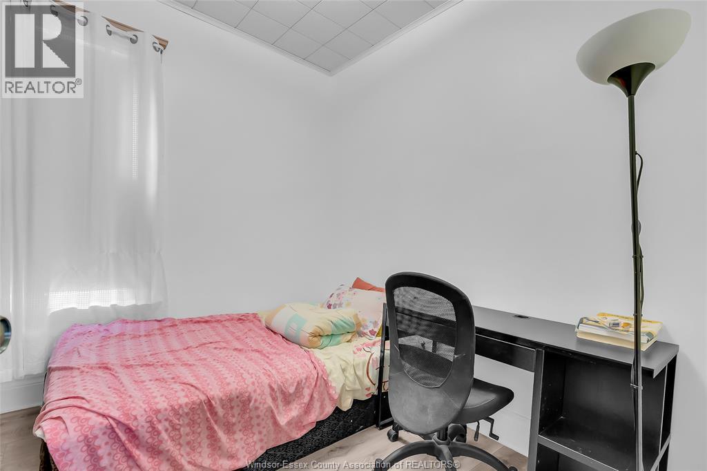 383 Mcewan, Windsor, Ontario  N9B 2E5 - Photo 15 - 26015859