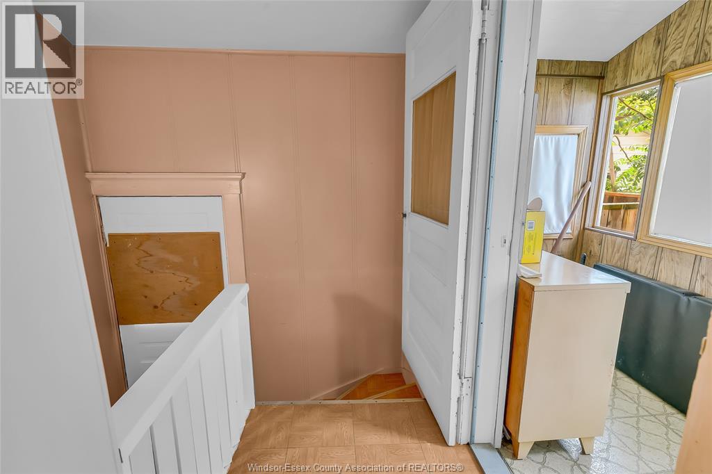383 Mcewan, Windsor, Ontario  N9B 2E5 - Photo 18 - 26015859