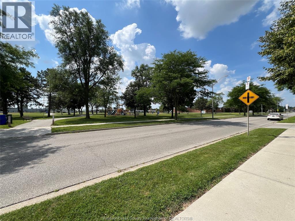 6563 Thornberry, Windsor, Ontario  N8T 3A6 - Photo 21 - 26015666
