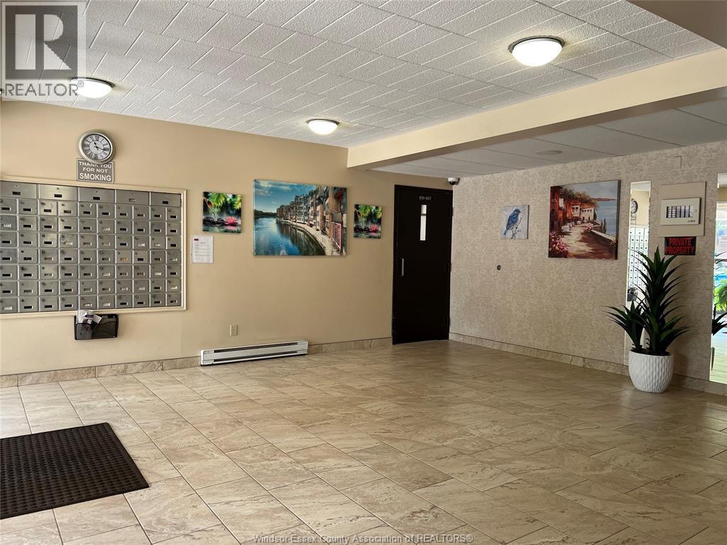 6563 Thornberry, Windsor, Ontario  N8T 3A6 - Photo 4 - 26015666