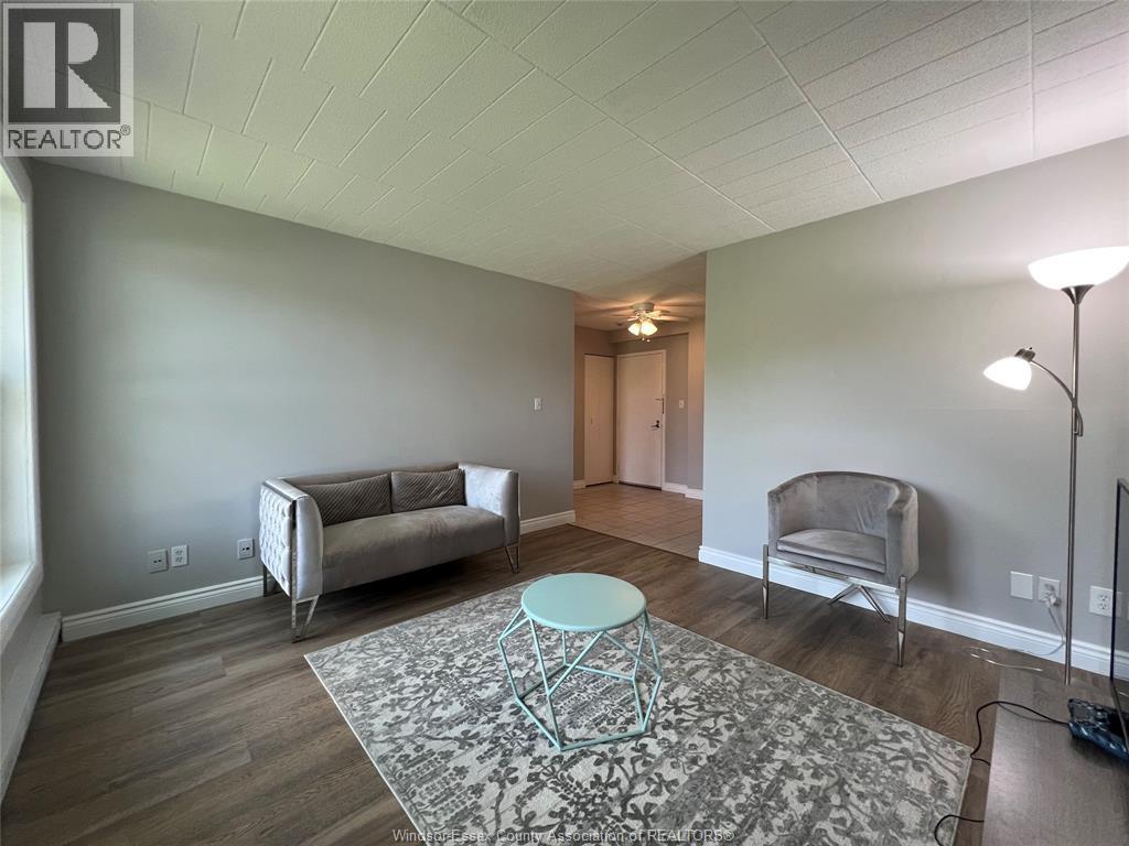 6563 Thornberry, Windsor, Ontario  N8T 3A6 - Photo 6 - 26015666