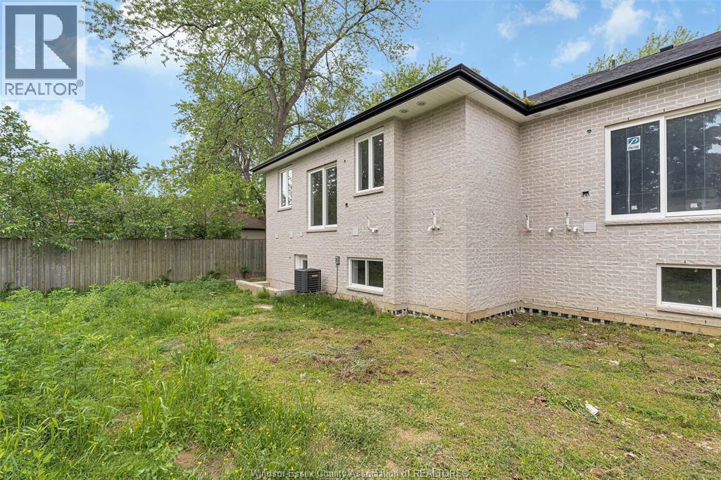 1525 Michigan Avenue, Lasalle, Ontario  N9J 2G7 - Photo 6 - 26015908
