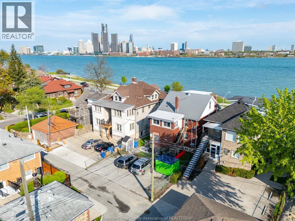 1441 Riverside Drive East, Windsor, Ontario  N9A 2T9 - Photo 3 - 26015760