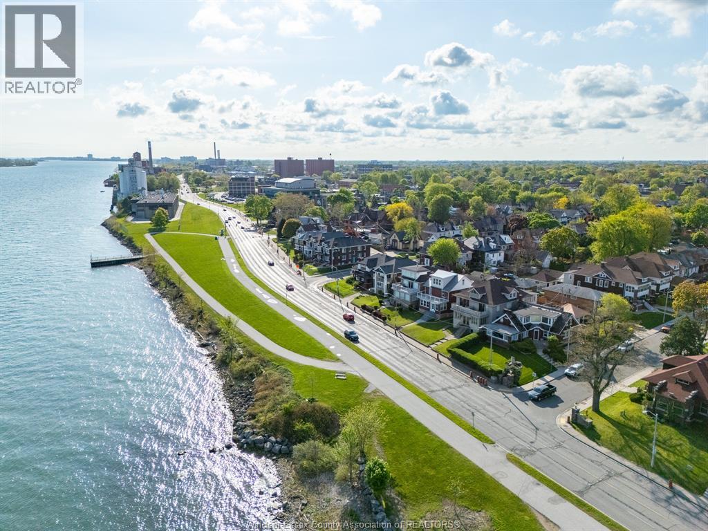 1441 Riverside Drive East, Windsor, Ontario  N9A 2T9 - Photo 2 - 26015758