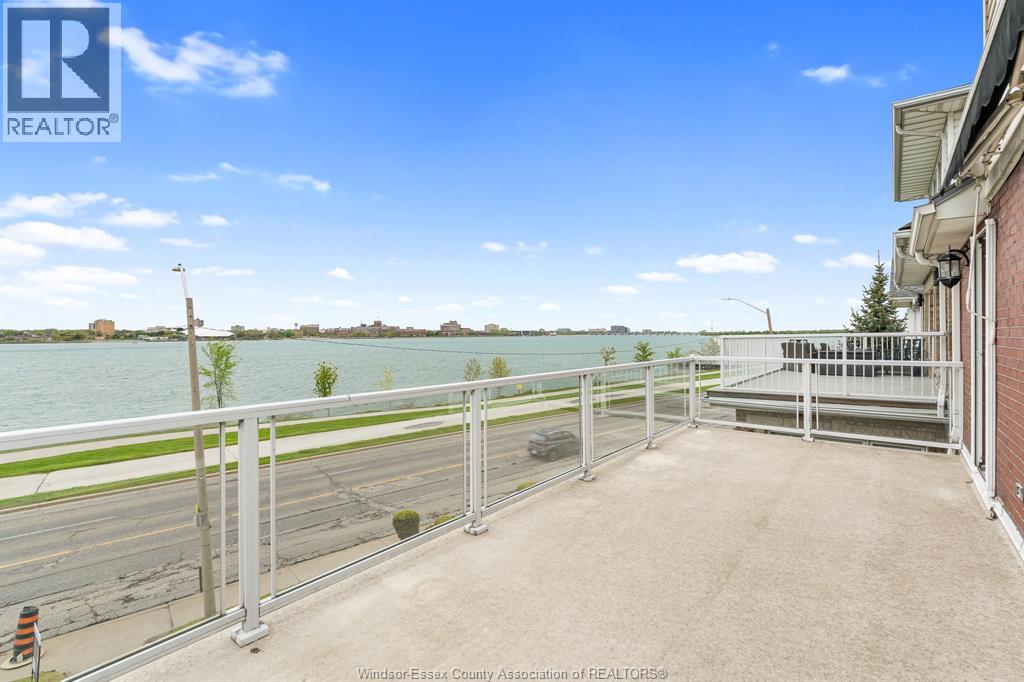 1441 Riverside Drive East, Windsor, Ontario  N9A 2T9 - Photo 4 - 26015758
