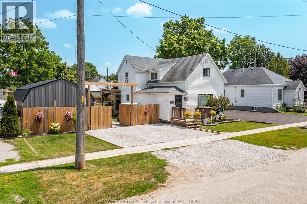 31 Forhan Street, Wallaceburg, Ontario  N8A 3S4 - Photo 2 - 26013984