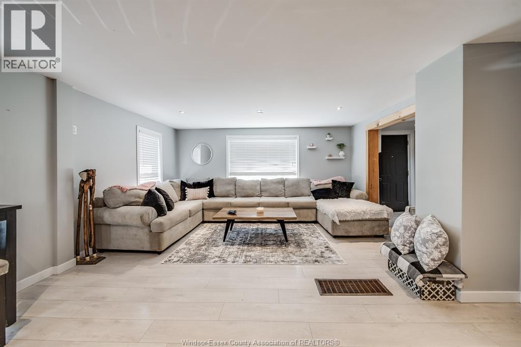 31 Forhan Street, Wallaceburg, Ontario  N8A 3S4 - Photo 4 - 26013984